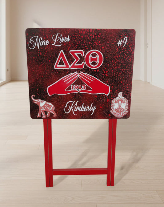 AEO Delta Hands Table